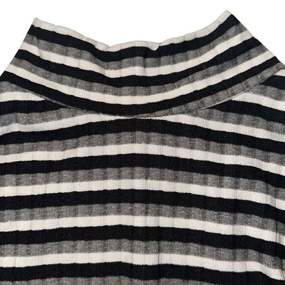RUE21 Gray Black Striped Mock Neck Ribbed Long Sleeve Pullover Tee Ladies XS - Picture 9 of 9